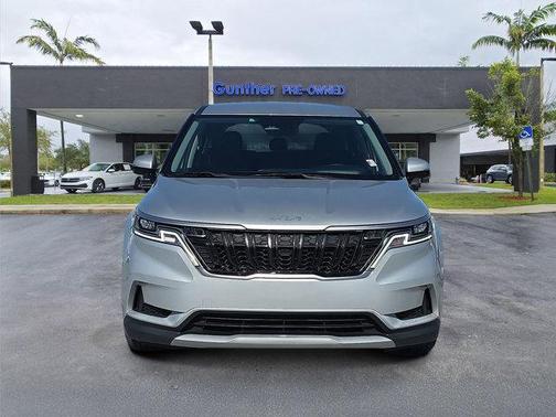 2023 Kia Carnival LX