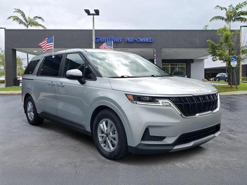 2023 Kia Carnival LX