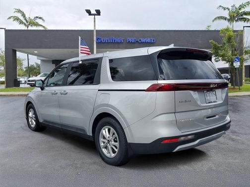 2023 Kia Carnival LX