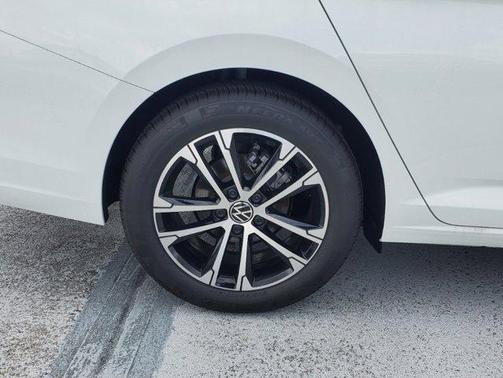 Pure White 2025 Volkswagen Jetta 1.5T Sport