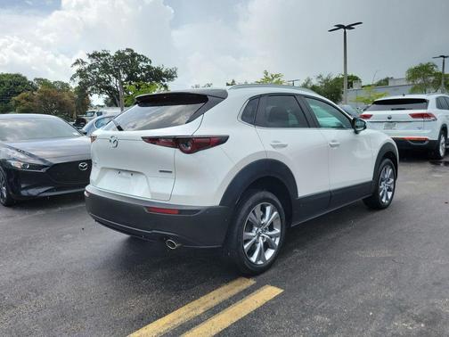 Snowflake White Pearl 2023 Mazda CX-30 2.5 S Preferred Package