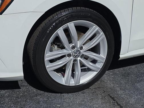 2019 Volkswagen Passat 2.0T Wolfsburg