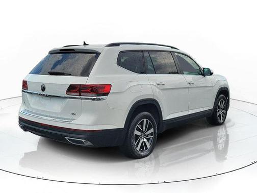 Pure White 2023 Volkswagen Atlas 2.0T SE