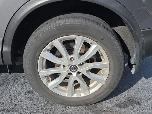 2021 Nissan Rogue Sport SV