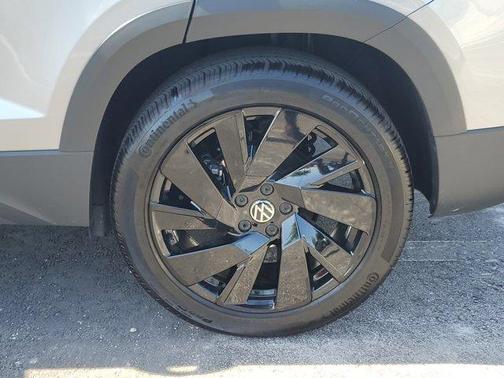 2024 Volkswagen Taos 1.5T SEL