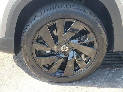 2024 Volkswagen Taos 1.5T SEL
