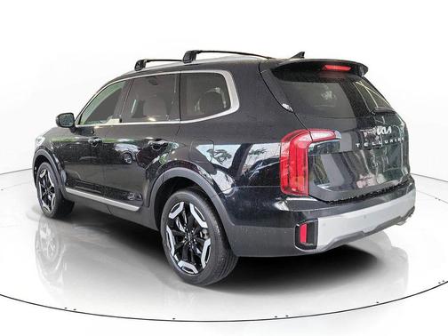 Ebony Black 2024 Kia Telluride S