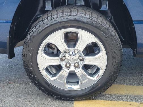 Patriot Blue Pearlcoat 2023 RAM 1500 Big Horn