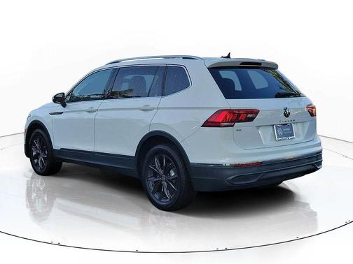 Pure White 2022 Volkswagen Tiguan 2.0T SE