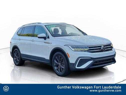 Pure White 2022 Volkswagen Tiguan 2.0T SE