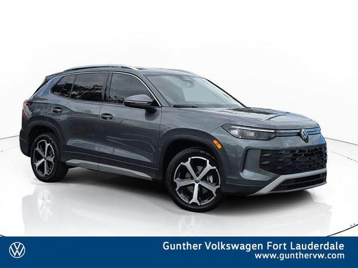 Platinum Gray Metallic 2025 Volkswagen Tiguan 2.0T SE