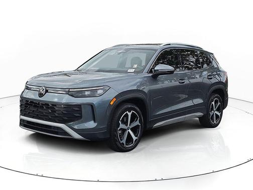 Platinum Gray Metallic 2025 Volkswagen Tiguan 2.0T SE