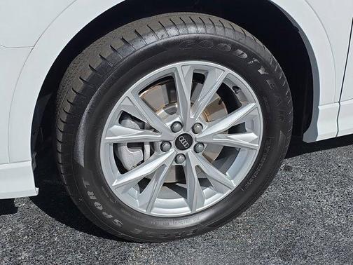 2024 Audi Q3 45 S line Premium