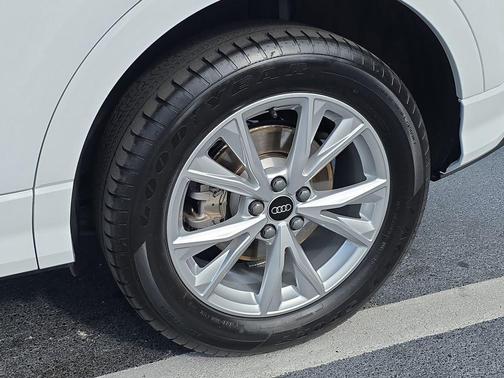 2024 Audi Q3 45 S line Premium