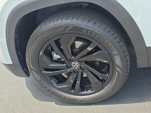 2023 Volkswagen Atlas 3.6L SE w/Technology