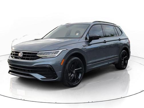 Platinum Gray Metallic 2023 Volkswagen Tiguan 2.0T SE R-Line Black