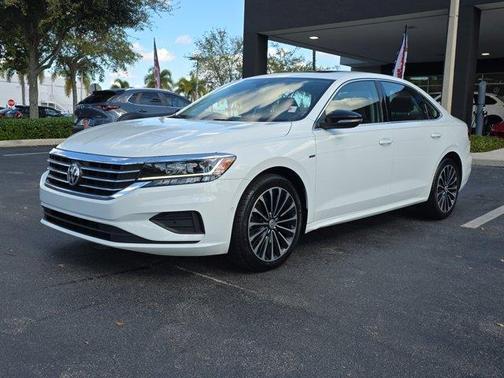 2022 Volkswagen Passat 2.0T Limited Edition