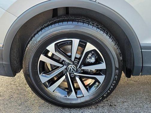 Pyrite Silver Metallic 2024 Volkswagen Tiguan 2.0T S