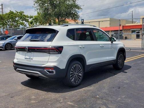 2025 Volkswagen Taos 1.5T SE