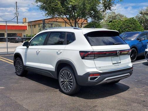 2025 Volkswagen Taos 1.5T SE
