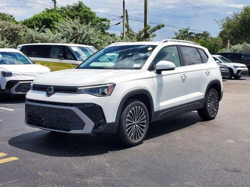 2025 Volkswagen Taos 1.5T SE