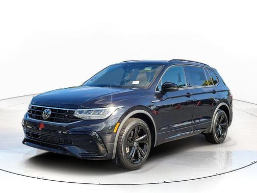 Deep Black Pearl Effect 2023 Volkswagen Tiguan 2.0T SE R-Line Black