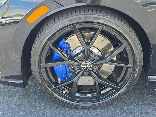 2023 Volkswagen Golf R 2.0T 20th Anniversary Edition