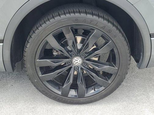 2021 Volkswagen Tiguan 2.0T SE R-Line Black
