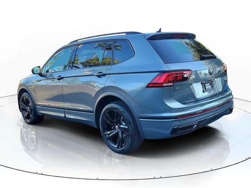 Platinum Gray Metallic 2023 Volkswagen Tiguan 2.0T SE R-Line Black