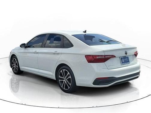 Pure White 2022 Volkswagen Jetta 1.5T Sport