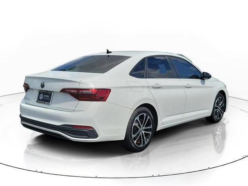 Pure White 2022 Volkswagen Jetta 1.5T Sport