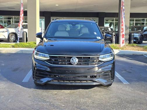 2022 Volkswagen Tiguan 2.0T SE R-Line Black