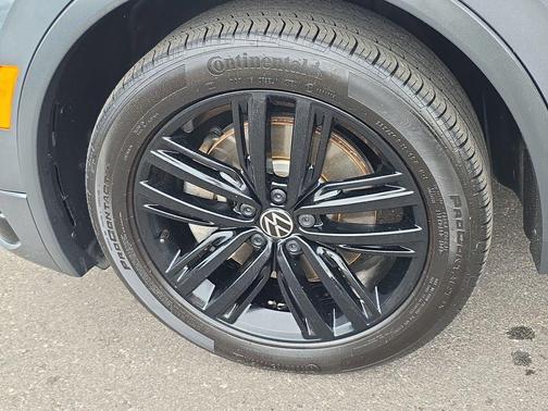 2022 Volkswagen Tiguan 2.0T SE R-Line Black