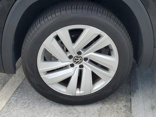 2021 Volkswagen Atlas Cross Sport 2.0T SE w/Technology