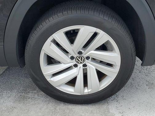 2021 Volkswagen Atlas Cross Sport 2.0T SE w/Technology