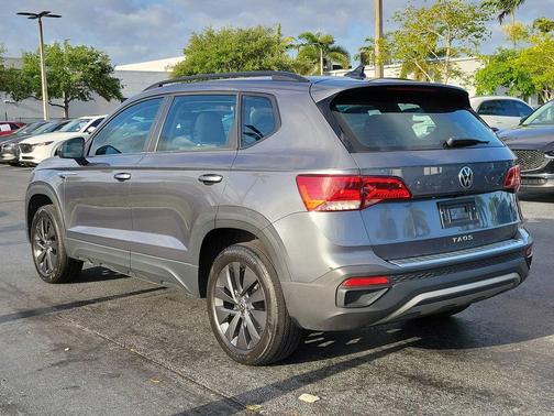 Platinum Gray Metallic 2024 Volkswagen Taos 1.5T S