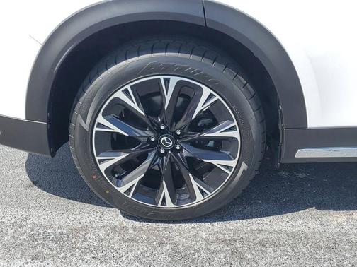 2024 Mazda CX-90 PHEV Premium Plus