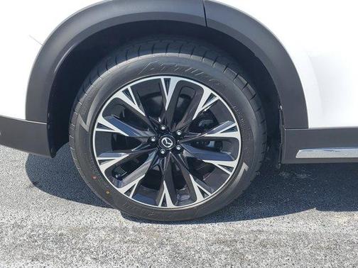 2024 Mazda CX-90 PHEV Premium Plus