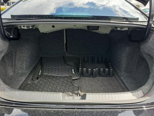 Deep Black Pearl Effect 2022 Volkswagen Jetta 1.5T SE