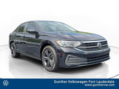 Deep Black Pearl Effect 2022 Volkswagen Jetta 1.5T SE