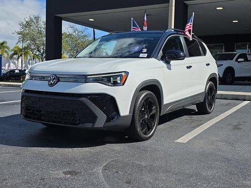 2025 Volkswagen Taos 1.5T SE Black