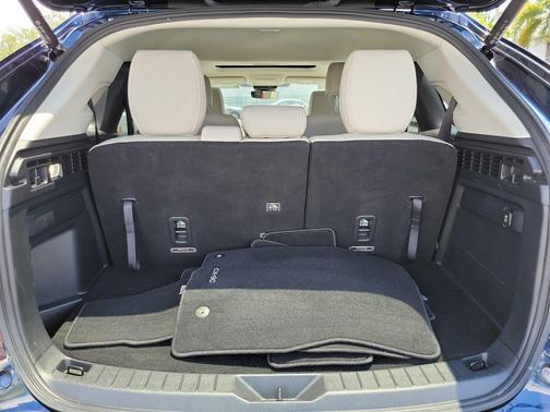 Deep Crystal Blue Mica 2024 Mazda CX-90 3.3 Turbo Preferred Plus