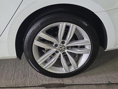2019 Volkswagen Passat 2.0T Wolfsburg