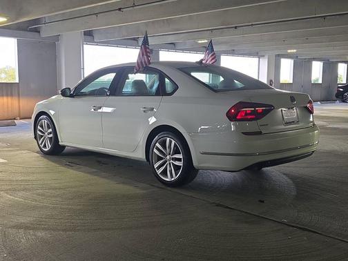 2019 Volkswagen Passat 2.0T Wolfsburg