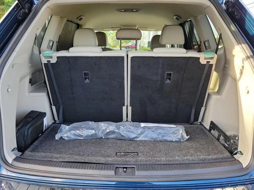 Tourmaline Blue Metallic 2022 Volkswagen Atlas 2.0T SE
