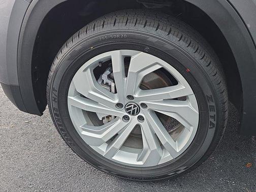 2022 Volkswagen Atlas 2.0T SE w/Technology