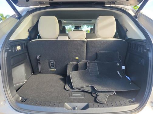 Platinum Quartz 2024 Mazda CX-90 3.3 Turbo Preferred