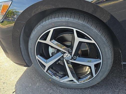 2022 Volkswagen Passat 2.0T R-Line
