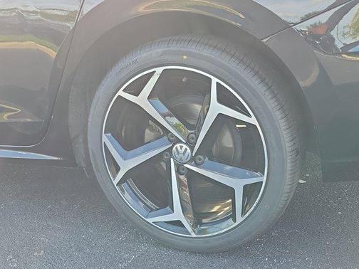 2022 Volkswagen Passat 2.0T R-Line
