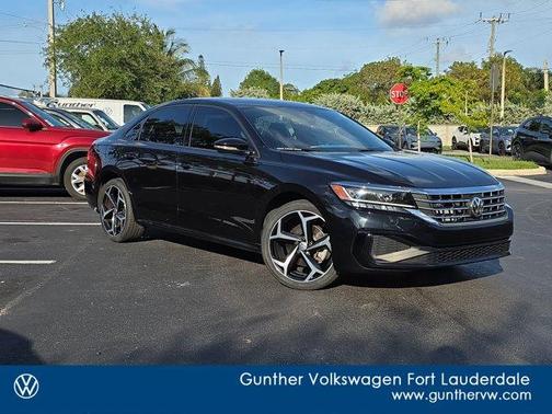2022 Volkswagen Passat 2.0T R-Line